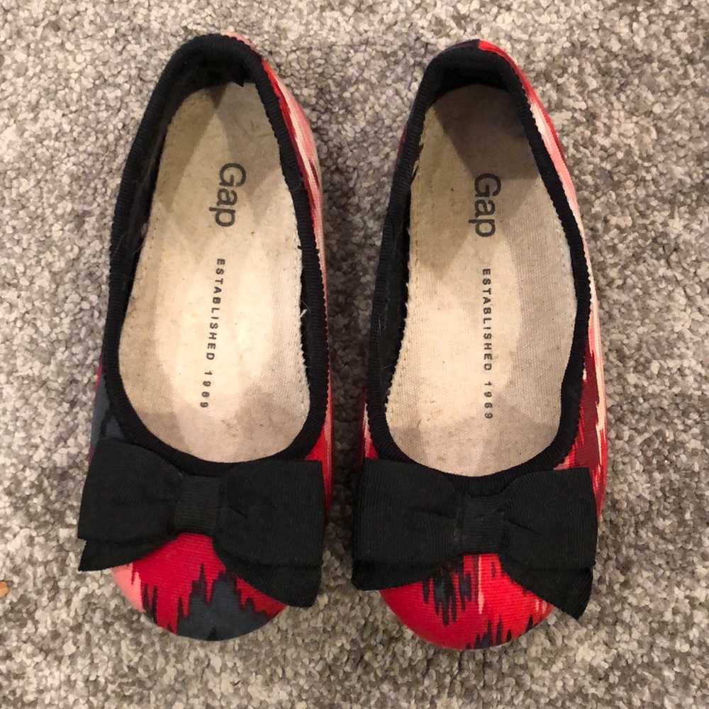 Gap Kids bow ballet flat